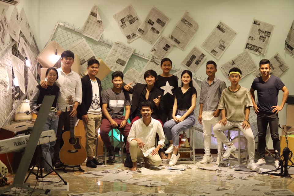 កម្មវិធីច្រៀង ច្រៀង ច្រៀង